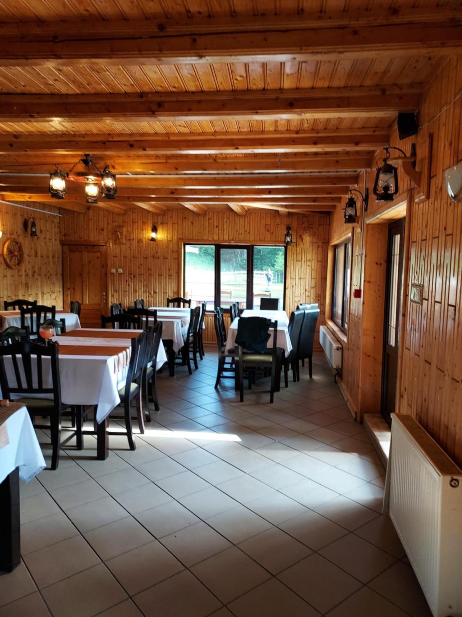 Pensiunea La Taverna Trăisteni Extérieur photo