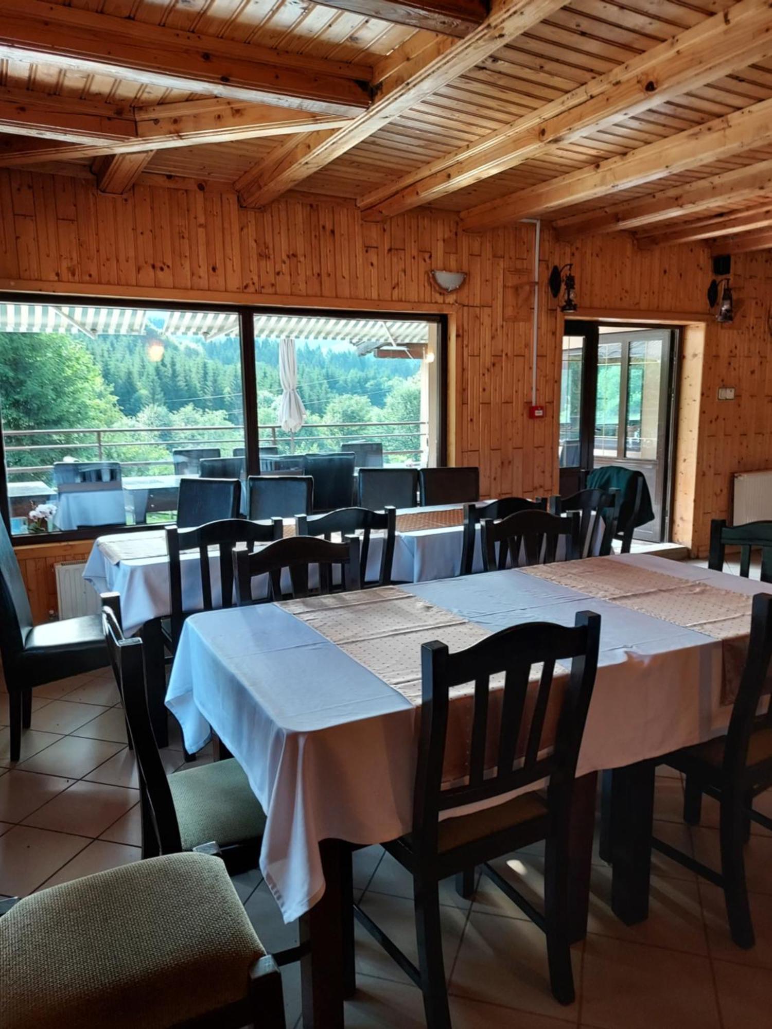 Pensiunea La Taverna Trăisteni Extérieur photo