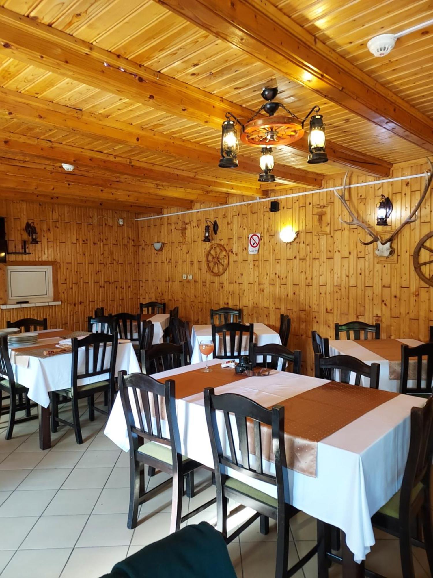 Pensiunea La Taverna Trăisteni Extérieur photo