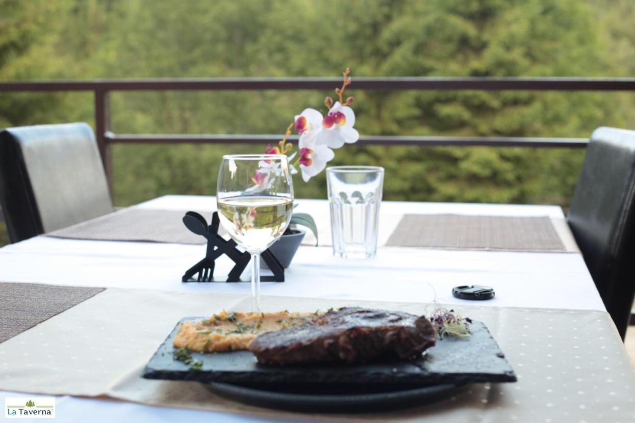Pensiunea La Taverna Trăisteni Extérieur photo