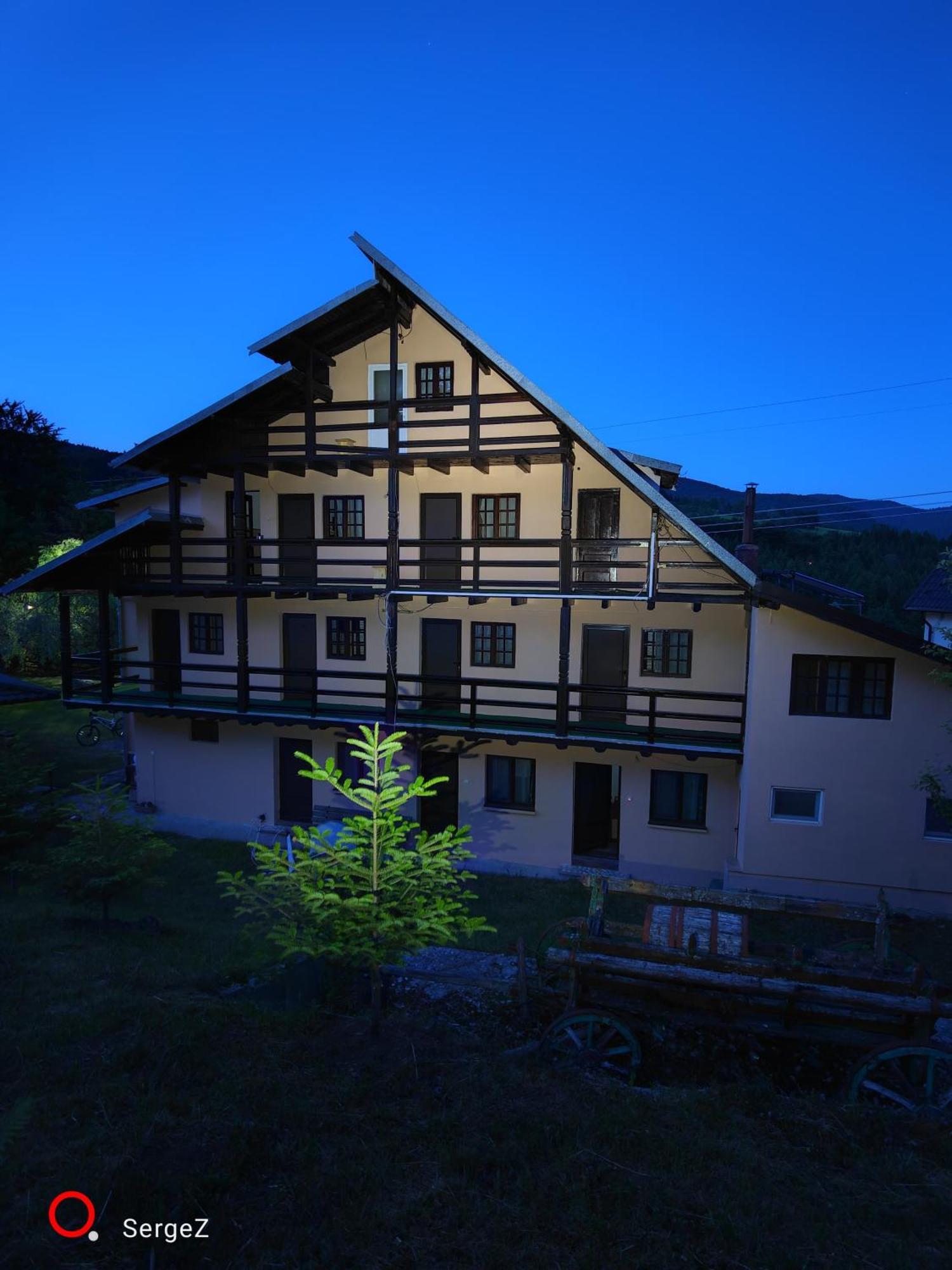 Pensiunea La Taverna Trăisteni Extérieur photo