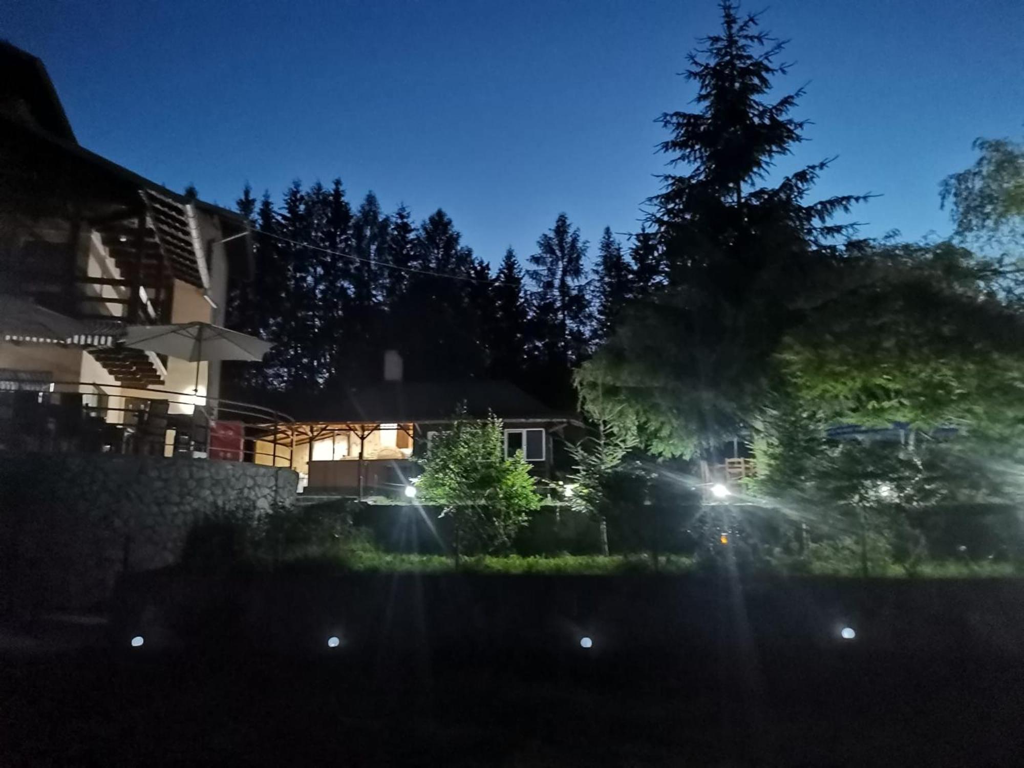 Pensiunea La Taverna Trăisteni Extérieur photo