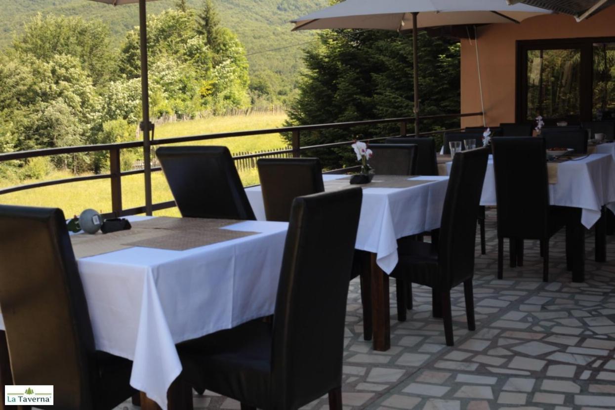 Pensiunea La Taverna Trăisteni Extérieur photo