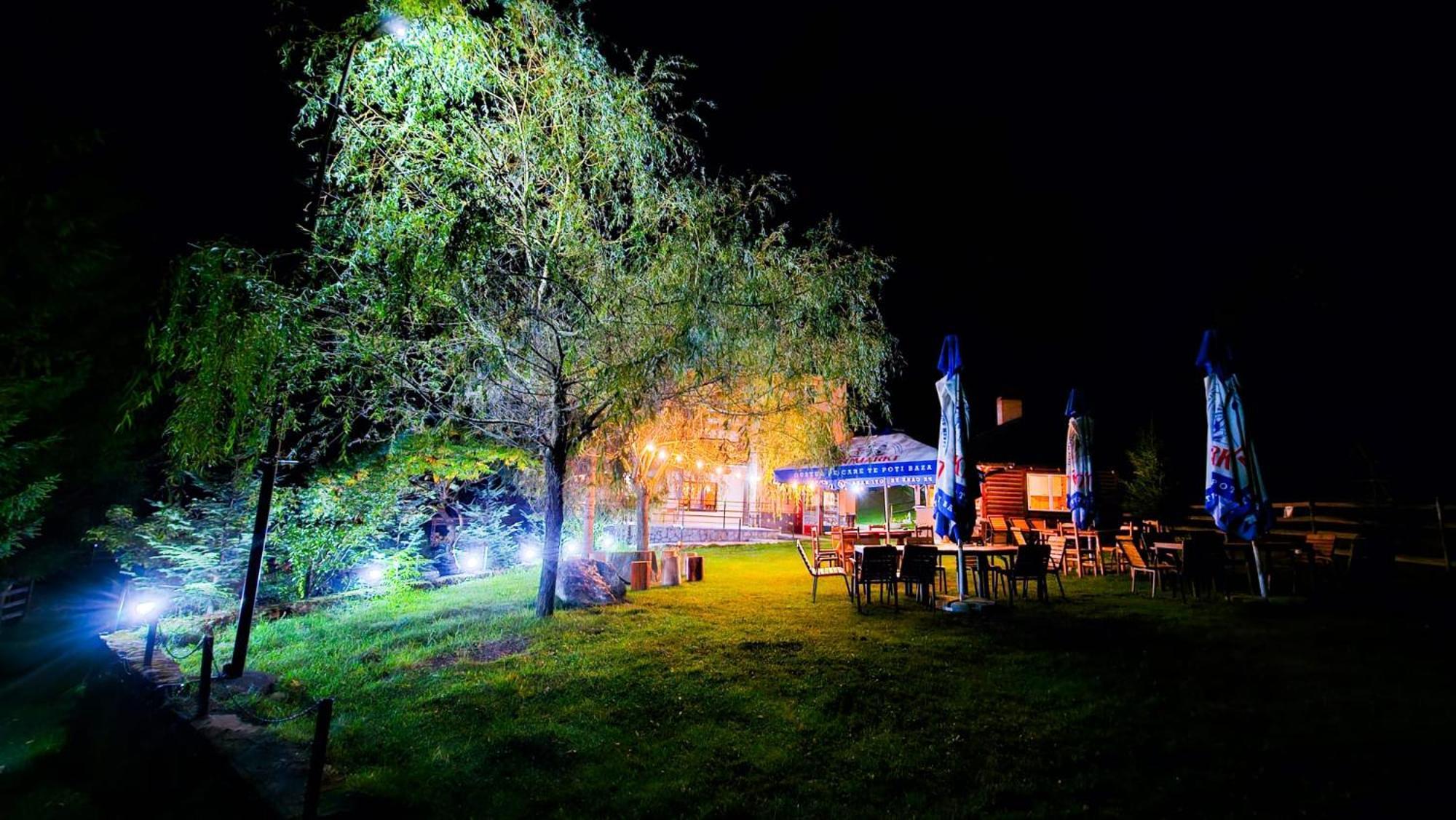 Pensiunea La Taverna Trăisteni Extérieur photo